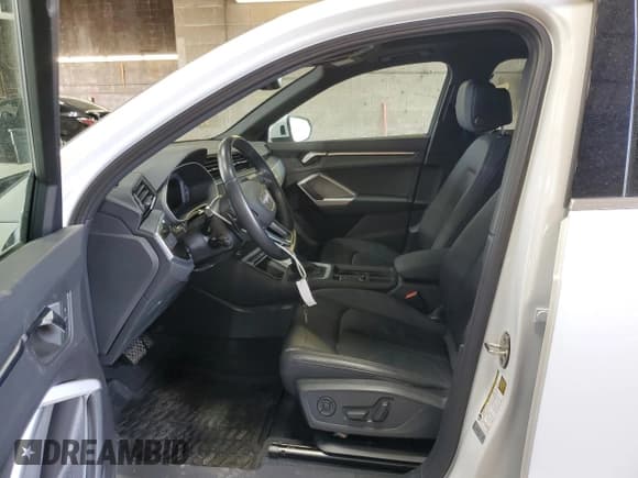 ✅ 2021 Audi Q3 S line Premium • VIN: WA1DECF33M1100304 • Lot: 58722335. Listed on Copart with 26,043 mi. Free auction sales archive from the USA and detailed vehicle history report at DreamBid. Image 7.