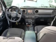 ✅ 2018 Jeep Wrangler Sport • VIN: 1C4GJXAG0JW152732 • Lot: 81301625. Wystawiony na Copart z przebiegiem 72 730 mil. Bezpłatny archiwum sprzedaży aukcyjnych z USA i szczegółowy raport historii pojazdu na DreamBid. Zdjęcie 8.