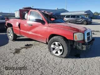 2005 Dodge Dakota ST с VIN 1D7HE22N85S205690, выставлен на аукционе Copart как лот 79720514 с пробегом Не указан миль и На запчасти • Non repairable. История ставок и продаж доступна на DreamBid. Изображение 4.