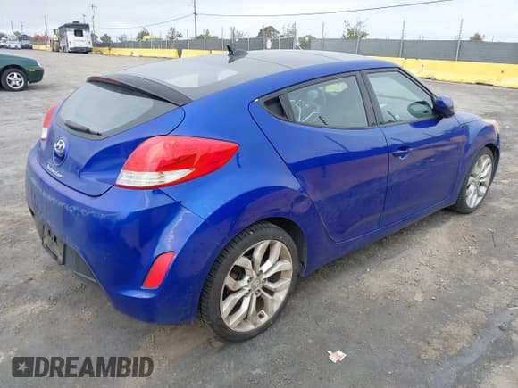 ✅ 2013 Hyundai Veloster w/Black Int • VIN: KMHTC6AD1DU132266 • Лот: 43656928. Опубликован ранее на IAAI с пробегом 256 373 миль. Бесплатный доступ к архиву аукционных продаж из США и подробный отчёт об истории автомобиля на DreamBid. Изображение 4.