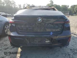 ✅ 2024 BMW 7 Series 740i xDrive • VIN: WBA33EH09RCN95252 • Lot: 62466064. Wystawiony na Copart z przebiegiem Nie podano. Bezpłatny archiwum sprzedaży aukcyjnych z USA i szczegółowy raport historii pojazdu na DreamBid. Zdjęcie 6.