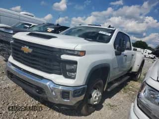 2024 Chevrolet Silverado 3500HD Work Truck с VIN 1GC4YSEY7RF345217, выставлен на аукционе Copart как лот 61674635 с пробегом 36 123 миль миль и Списание • Salvage title. История ставок и продаж доступна на DreamBid. Изображение 1.