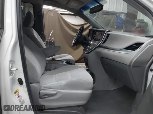 ✅ 2016 Toyota Sienna LE AAS • VIN: 5TDKK3DC4GS731630 • Lot: 42761731. Listed on IAAI with 106,478 mi. Free auction sales archive from the USA and detailed vehicle history report at DreamBid. Image 5.