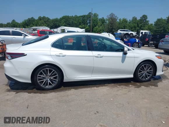 2022 Toyota Camry XLE with VIN 4T1F11AK2NU710770, listed as a IAAI auction lot 42604063 with 5,840 mi miles and . Bid and sale history available at DreamBid. Image 13.
