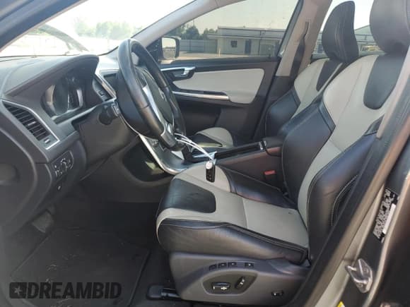 ✅ 2017 Volvo XC60 Dynamic • VIN: YV440MRR5H2107715 • Lot: 60761085. Listed on Copart with 162,810 mi. Free auction sales archive from the USA and detailed vehicle history report at DreamBid. Image 7.