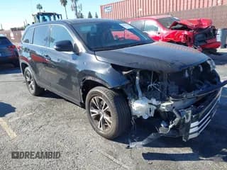 ✅ 2017 Toyota Highlander LE • VIN: 5TDZZRFH3HS214519 • Lot: 43653360. Listed on IAAI with 193,464 mi. Free auction sales archive from the USA and detailed vehicle history report at DreamBid. Image 1.