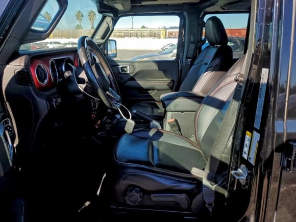 ✅ 2018 Jeep Wrangler Unlimited Rubicon • VIN: 1C4HJXFG3JW327312 • Lot: 96114225. Listed on Copart with 83,809 mi. Free auction sales archive from the USA and detailed vehicle history report at DreamBid. Image 7.