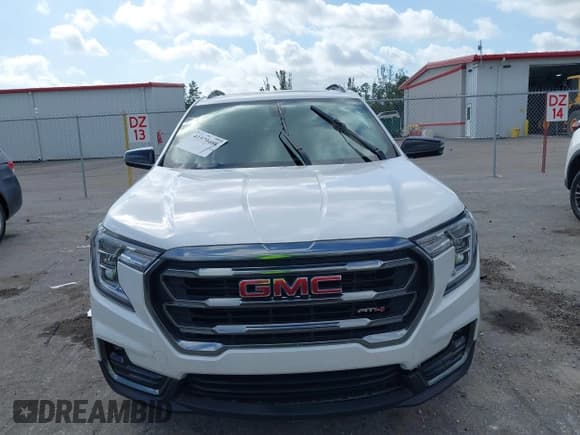 ✅ 2024 GMC Terrain AT4 • VIN: 3GKALYEG4RL380612 • Lot: 41579408. Listed on IAAI with 9,739 mi. Free auction sales archive from the USA and detailed vehicle history report at DreamBid. Image 12.