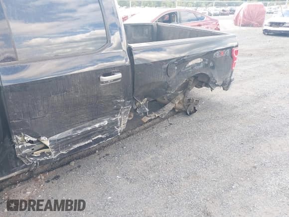 ✅ 2019 Ford F-150 XL • VIN: 1FTFW1E48KFB94013 • Lot: 43126575. Listed on IAAI with 139,657 mi. Free auction sales archive from the USA and detailed vehicle history report at DreamBid. Image 6.