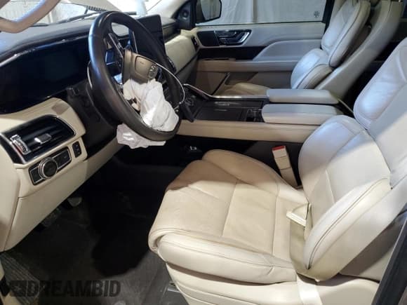 ✅ 2018 Lincoln Navigator Select • VIN: 5LMJJ2HT3JEL13567 • Lot: 84321984. Listed on Copart with 151,454 mi. Free auction sales archive from the USA and detailed vehicle history report at DreamBid. Image 7.