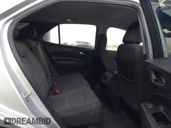 2020 Chevrolet Equinox LT z VIN 3GNAXUEV2LS513251, wystawiony jako IAAI lot #43494034 z przebiegiem 108 364 mil mil oraz . Historia ofert i sprzedaży dostępna na DreamBid. Obrazek 8.