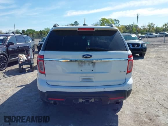✅ 2014 Ford Explorer • VIN: 1FM5K8B87EGB96532 • Lot: 41808085. Wystawiony na IAAI z przebiegiem 182 083 mil. Bezpłatny archiwum sprzedaży aukcyjnych z USA i szczegółowy raport historii pojazdu na DreamBid. Zdjęcie 16.
