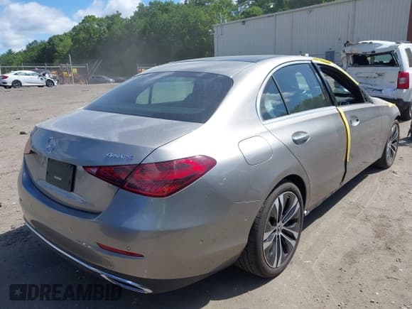 ✅ 2022 Mercedes-Benz C 300 • VIN: W1KAF4HB2NR062167 • Lot: 42523167. Wystawiony na IAAI z przebiegiem 12 546 mil. Bezpłatny archiwum sprzedaży aukcyjnych z USA i szczegółowy raport historii pojazdu na DreamBid. Zdjęcie 4.