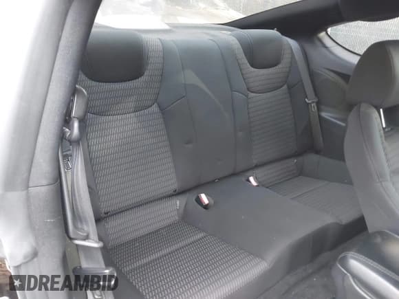 ✅ 2013 Hyundai Genesis Coupe Premium • VIN: KMHHT6KD1DU092064 • Lot: 43624694. Wystawiony na IAAI z przebiegiem 95 779 mil. Bezpłatny archiwum sprzedaży aukcyjnych z USA i szczegółowy raport historii pojazdu na DreamBid. Zdjęcie 8.