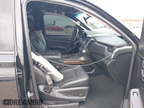 2020 Chevrolet Suburban LT z VIN 1GNSKHKC2LR143158, wystawiony jako IAAI lot #43036566 z przebiegiem 121 145 mil mil oraz . Historia ofert i sprzedaży dostępna na DreamBid. Obrazek 5.