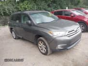 ✅ 2012 Toyota Highlander • VIN: 5TDBK3EH5CS102253 • Lot: 42845446. Wystawiony na IAAI z przebiegiem 159 871 mil. Bezpłatny archiwum sprzedaży aukcyjnych z USA i szczegółowy raport historii pojazdu na DreamBid. Zdjęcie 1.