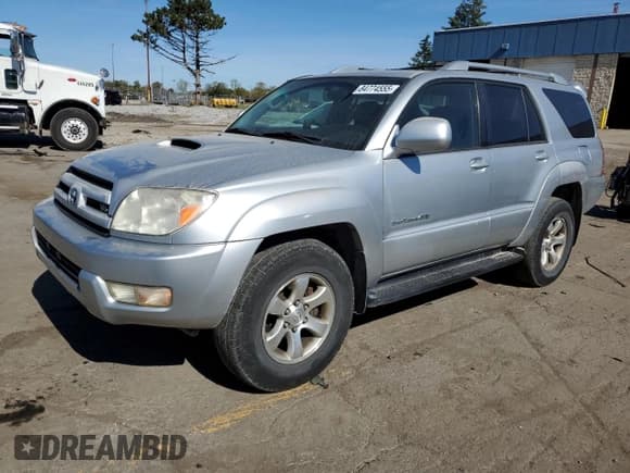 ✅ 2005 Toyota 4Runner SR5 • VIN: JTEBT14R450050806 • Лот: 84774555. Опубликован ранее на Copart с пробегом 203 996 миль. Бесплатный доступ к архиву аукционных продаж из США и подробный отчёт об истории автомобиля на DreamBid. Изображение 1.