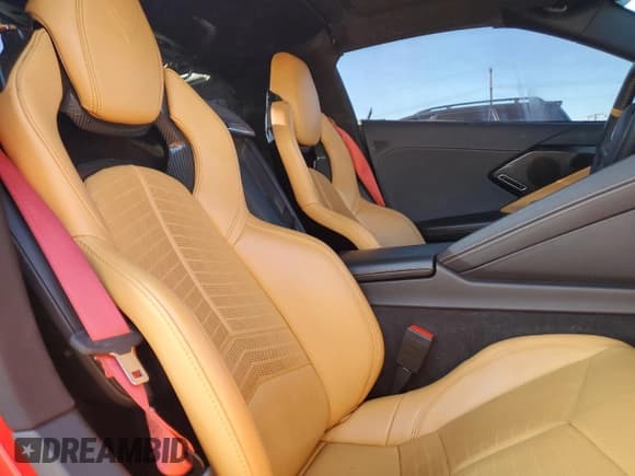 ✅ 2023 Chevrolet Corvette 2LT • VIN: 1G1YB2D49P5135246 • Lot: 89693965. Wystawiony na Copart z przebiegiem 33 482 mil. Bezpłatny archiwum sprzedaży aukcyjnych z USA i szczegółowy raport historii pojazdu na DreamBid. Zdjęcie 10.