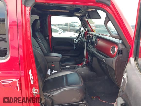 ✅ 2019 Jeep Wrangler Unlimited Rubicon • VIN: 1C4HJXFG8KW581938 • Lot: 42583825. Wystawiony na IAAI z przebiegiem 116 390 mil. Bezpłatny archiwum sprzedaży aukcyjnych z USA i szczegółowy raport historii pojazdu na DreamBid. Zdjęcie 5.