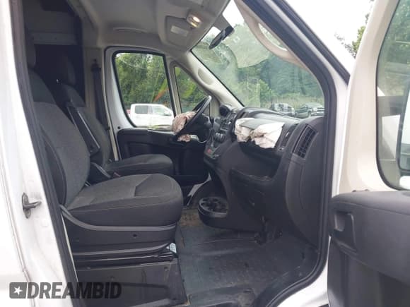 ✅ 2021 Ram ProMaster Cargo • VIN: 3C6MRVJG5ME588126 • Lot: 43048086. Listed on IAAI with 55,788 mi. Free auction sales archive from the USA and detailed vehicle history report at DreamBid. Image 5.