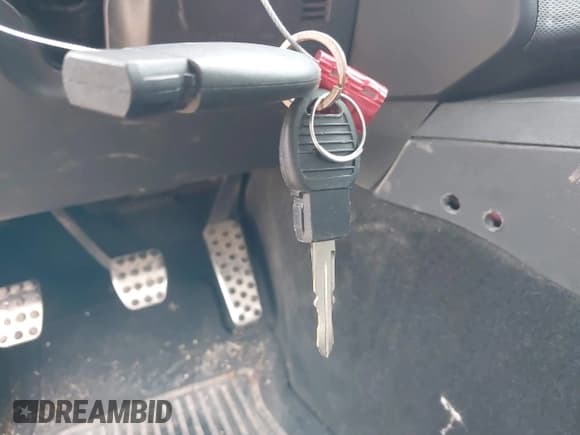 ✅ 2013 Dodge Challenger R/T Classic • VIN: 2C3CDYBT6DH594154 • Lot: 42406366. Wystawiony na IAAI z przebiegiem 139 585 mil. Bezpłatny archiwum sprzedaży aukcyjnych z USA i szczegółowy raport historii pojazdu na DreamBid. Zdjęcie 11.