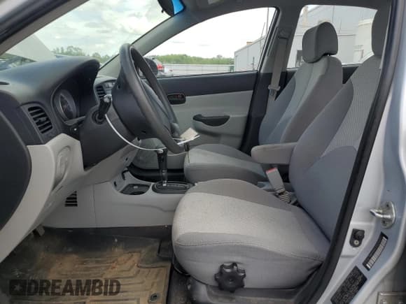 ✅ 2009 Hyundai Accent Auto GLS • VIN: KMHCN46C59U294861 • Лот: 56117015. Опубликован ранее на Copart с пробегом 156 724 миль. Бесплатный доступ к архиву аукционных продаж из США и подробный отчёт об истории автомобиля на DreamBid. Изображение 7.