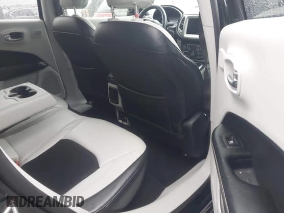 ✅ 2018 Jeep Compass Latitude • VIN: 3C4NJDBB6JT115232 • Лот: 43517758. Опубликован ранее на IAAI с пробегом 113 575 миль. Бесплатный доступ к архиву аукционных продаж из США и подробный отчёт об истории автомобиля на DreamBid. Изображение 8.