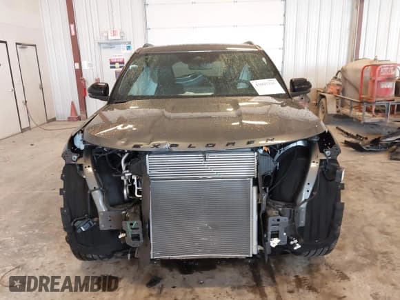 ✅ 2025 Ford Explorer ST • VIN: 1FMWK8GCXSGA03321 • Lot: 43095335. Listed on IAAI with 12,387 mi. Free auction sales archive from the USA and detailed vehicle history report at DreamBid. Image 6.