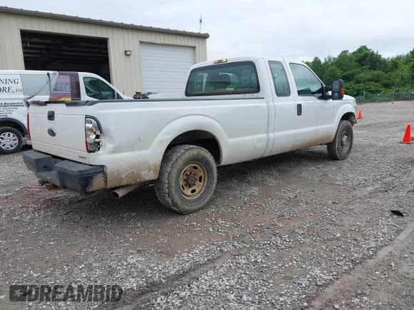 ✅ 2014 Ford F-250 XL • VIN: 1FT7X2A67EEA97829 • Lot: 42382968. Listed on IAAI with 207,173 mi. Free auction sales archive from the USA and detailed vehicle history report at DreamBid. Image 4.