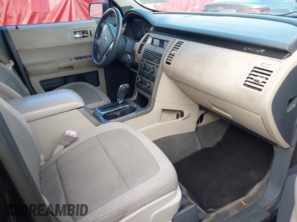 ✅ 2009 Ford Flex SE • VIN: 2FMDK51C49BA18400 • Lot: 43853085. Wystawiony na IAAI z przebiegiem 168 633 mil. Bezpłatny archiwum sprzedaży aukcyjnych z USA i szczegółowy raport historii pojazdu na DreamBid. Zdjęcie 5.