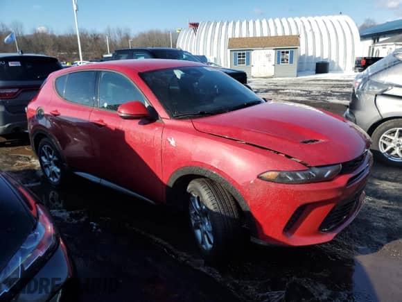 2024 Dodge Hornet R/T z VIN ZACPDFCW1R3A29639, wystawiony jako Copart lot #46232455 z przebiegiem 10 905 mil mil oraz Czysty tytuł • Clean title. Historia ofert i sprzedaży dostępna na DreamBid. Obrazek 4.