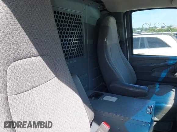 ✅ 2014 Chevrolet Express Cargo • VIN: 1GCWGFCA6E1187131 • Lot: 43029710. Listed on IAAI with 301,434 mi. Free auction sales archive from the USA and detailed vehicle history report at DreamBid. Image 8.
