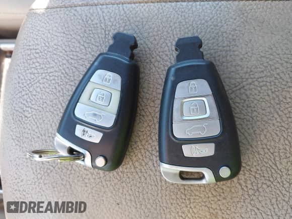 2010 Hyundai Veracruz Limited z VIN KM8NU4CC6AU100911, wystawiony jako IAAI lot #43457584 z przebiegiem Nie podano mil oraz . Historia ofert i sprzedaży dostępna na DreamBid. Obrazek 11.