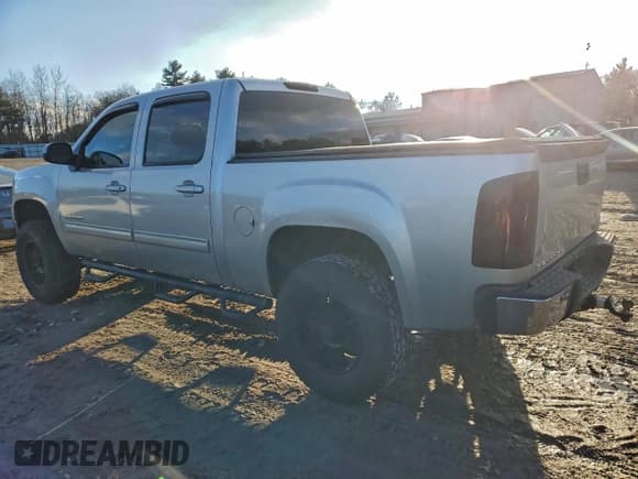 ✅ 2011 GMC Sierra 1500 SLT • VIN: 3GTP2WE31BG235228 • Лот: 95745515. Опубликован ранее на Copart с пробегом 179 332 миль. Бесплатный доступ к архиву аукционных продаж из США и подробный отчёт об истории автомобиля на DreamBid. Изображение 2.