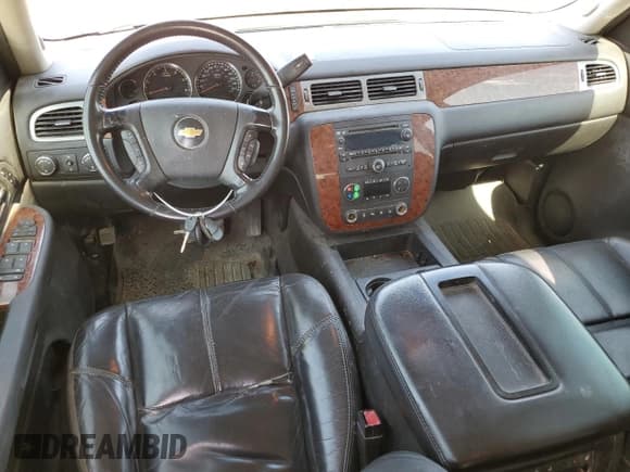 ✅ 2007 Chevrolet Suburban LT • VIN: 1GNFK16387R179722 • Lot: 74565934. Wystawiony na Copart z przebiegiem Nie podano. Bezpłatny archiwum sprzedaży aukcyjnych z USA i szczegółowy raport historii pojazdu na DreamBid. Zdjęcie 8.