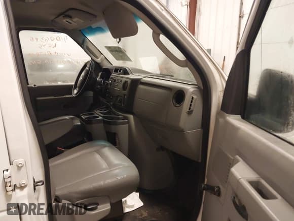 ✅ 2013 Ford Econoline Passenger XL • VIN: 1FBSS3BLXDDB17809 • Lot: 41280844. Wystawiony na IAAI z przebiegiem 110 081 mil. Bezpłatny archiwum sprzedaży aukcyjnych z USA i szczegółowy raport historii pojazdu na DreamBid. Zdjęcie 5.