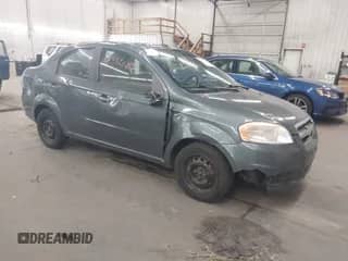 2010 Chevrolet Aveo 1LT z VIN KL1TD5DE0AB101850, wystawiony jako IAAI lot #43568813 z przebiegiem 110 996 mil mil oraz . Historia ofert i sprzedaży dostępna na DreamBid. Obrazek 1.