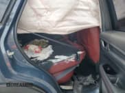 ✅ 2022 Mazda CX-5 S Carbon Edition • VIN: JM3KFBCM8N0570845 • Lot: 81161795. Wystawiony na Copart z przebiegiem Nie podano. Bezpłatny archiwum sprzedaży aukcyjnych z USA i szczegółowy raport historii pojazdu na DreamBid. Zdjęcie 11.