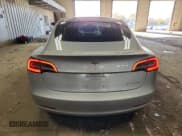 ✅ 2018 Tesla Model 3 Long Range Battery • VIN: 5YJ3E1EB4JF087614 • Lot: 92456345. Wystawiony na Copart z przebiegiem 40 486 mil. Bezpłatny archiwum sprzedaży aukcyjnych z USA i szczegółowy raport historii pojazdu na DreamBid. Zdjęcie 6.