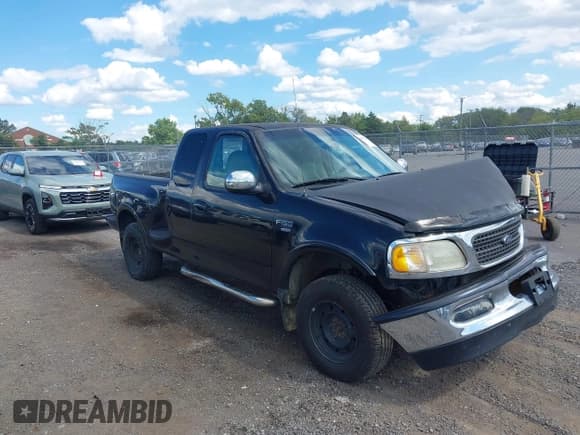 ✅ 1999 Ford F-150 XL • VIN: 2FTRX08L8XCB13909 • Lot: 43072515. Listed on IAAI with 219,146 mi. Free auction sales archive from the USA and detailed vehicle history report at DreamBid. Image 1.