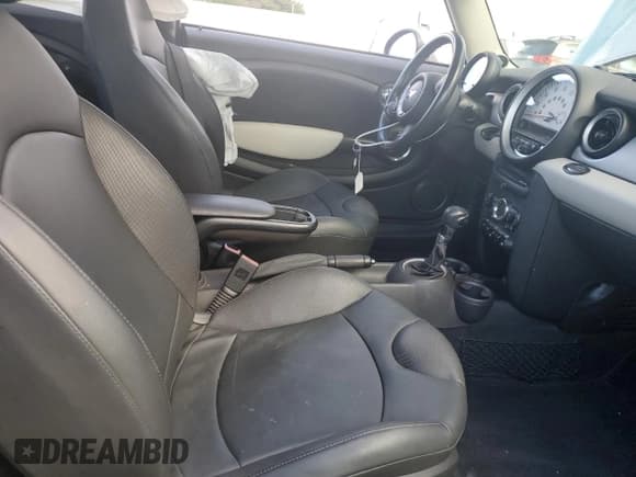 ✅ 2011 MINI Clubman • VIN: WMWZF3C56BT188195 • Lot: 91694545. Listed on Copart with 65,572 mi. Free auction sales archive from the USA and detailed vehicle history report at DreamBid. Image 7.