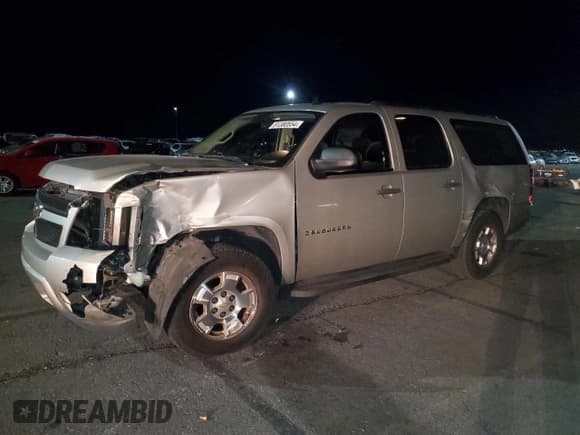 ✅ 2009 Chevrolet Suburban LS • VIN: 1GNFC16J99R188878 • Лот: 81380554. Опубликован ранее на Copart с пробегом 222 975 миль. Бесплатный доступ к архиву аукционных продаж из США и подробный отчёт об истории автомобиля на DreamBid. Изображение 1.