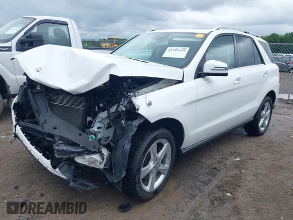 ✅ 2017 Mercedes-Benz GLE 350 • VIN: 4JGDA5HB8HA889696 • Lot: 42995195. Wystawiony na IAAI z przebiegiem 79 667 mil. Bezpłatny archiwum sprzedaży aukcyjnych z USA i szczegółowy raport historii pojazdu na DreamBid. Zdjęcie 2.