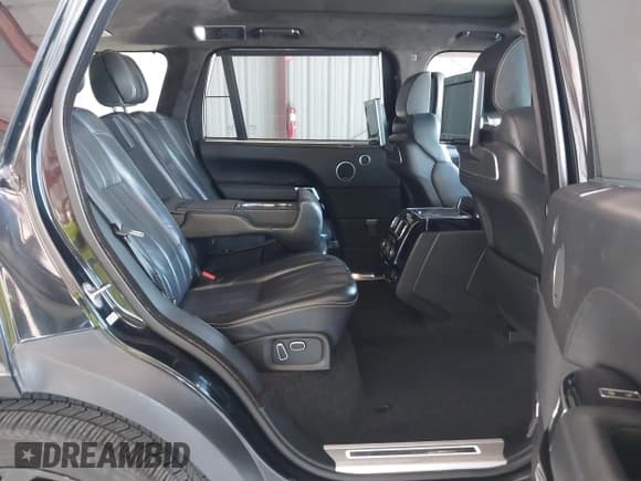 ✅ 2015 Land Rover Range Rover Autobiography • VIN: SALGV3TFXFA237897 • Lot: 42149731. Listed on IAAI with 138,772 mi. Free auction sales archive from the USA and detailed vehicle history report at DreamBid. Image 8.