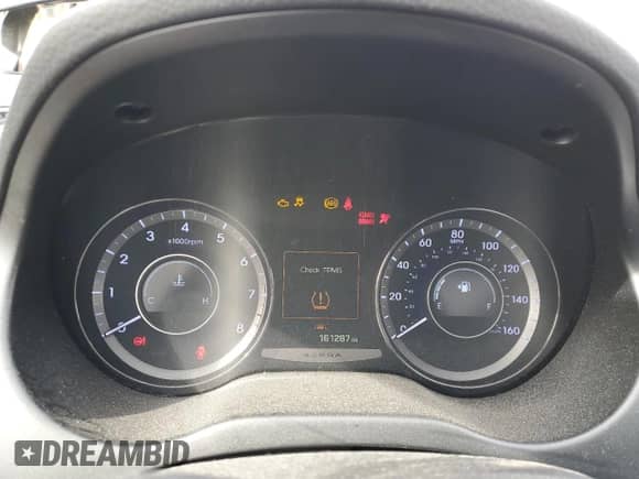 2015 Hyundai Azera Limited с VIN KMHFH4JG1FA487889, выставлен на аукционе Copart как лот 48711085 с пробегом 161 287 миль миль и Списание • Salvage title. История ставок и продаж доступна на DreamBid. Изображение 9.