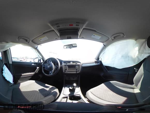 ✅ 2020 Volkswagen Tiguan S • VIN: 3VV1B7AX8LM054877 • Лот: 43147566. Опубликован ранее на IAAI с пробегом 118 030 миль. Бесплатный доступ к архиву аукционных продаж из США и подробный отчёт об истории автомобиля на DreamBid. Изображение 18.