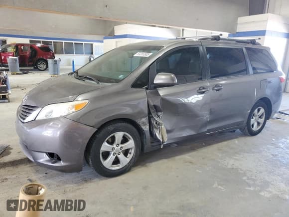 ✅ 2015 Toyota Sienna LE AAS • VIN: 5TDKK3DC0FS646332 • Lot: 53203805. Listed on Copart with 211,256 mi. Free auction sales archive from the USA and detailed vehicle history report at DreamBid. Image 1.