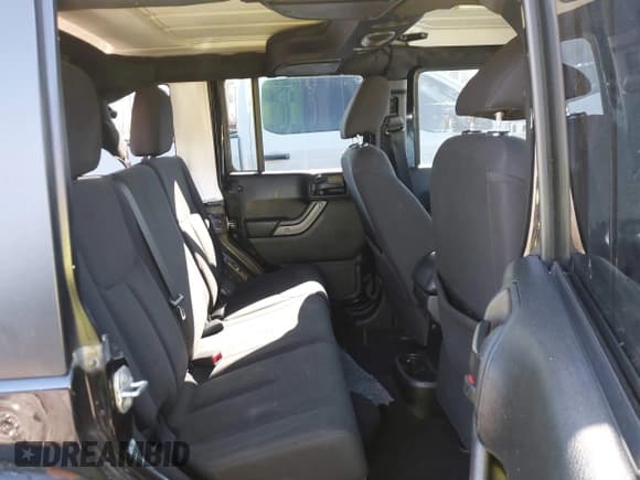 ✅ 2018 Jeep Wrangler Unlimited Sport S • VIN: 1C4BJWDG3JL831489 • Lot: 43111870. Wystawiony na IAAI z przebiegiem 155 798 mil. Bezpłatny archiwum sprzedaży aukcyjnych z USA i szczegółowy raport historii pojazdu na DreamBid. Zdjęcie 8.