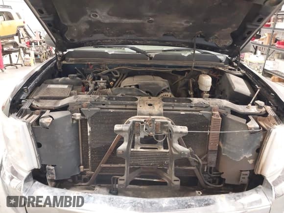 ✅ 2008 Chevrolet Silverado 2500HD Work Truck • VIN: 1GCHK29K58E189109 • Lot: 43594576. Wystawiony na IAAI z przebiegiem 131 646 mil. Bezpłatny archiwum sprzedaży aukcyjnych z USA i szczegółowy raport historii pojazdu na DreamBid. Zdjęcie 10.