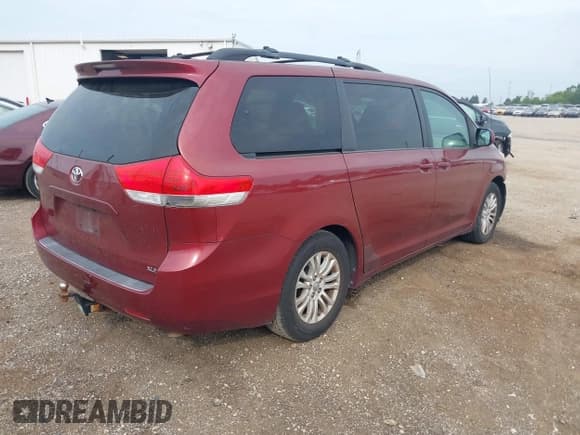 ✅ 2012 Toyota Sienna XLE AAS • VIN: 5TDYK3DC6CS255241 • Lot: 42816994. Listed on IAAI with 173,913 mi. Free auction sales archive from the USA and detailed vehicle history report at DreamBid. Image 4.
